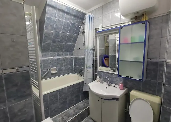 - Centrul Vechi Apartment Brasov